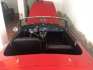 Foto 9 di 10: MG B cabriolet  