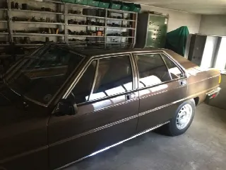 Foto 8 di 13: MASERATI Quattroporte 4900