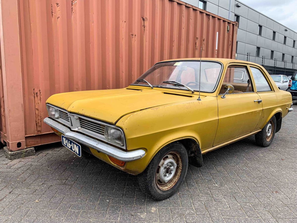VAUXHALL Viva Coupe 