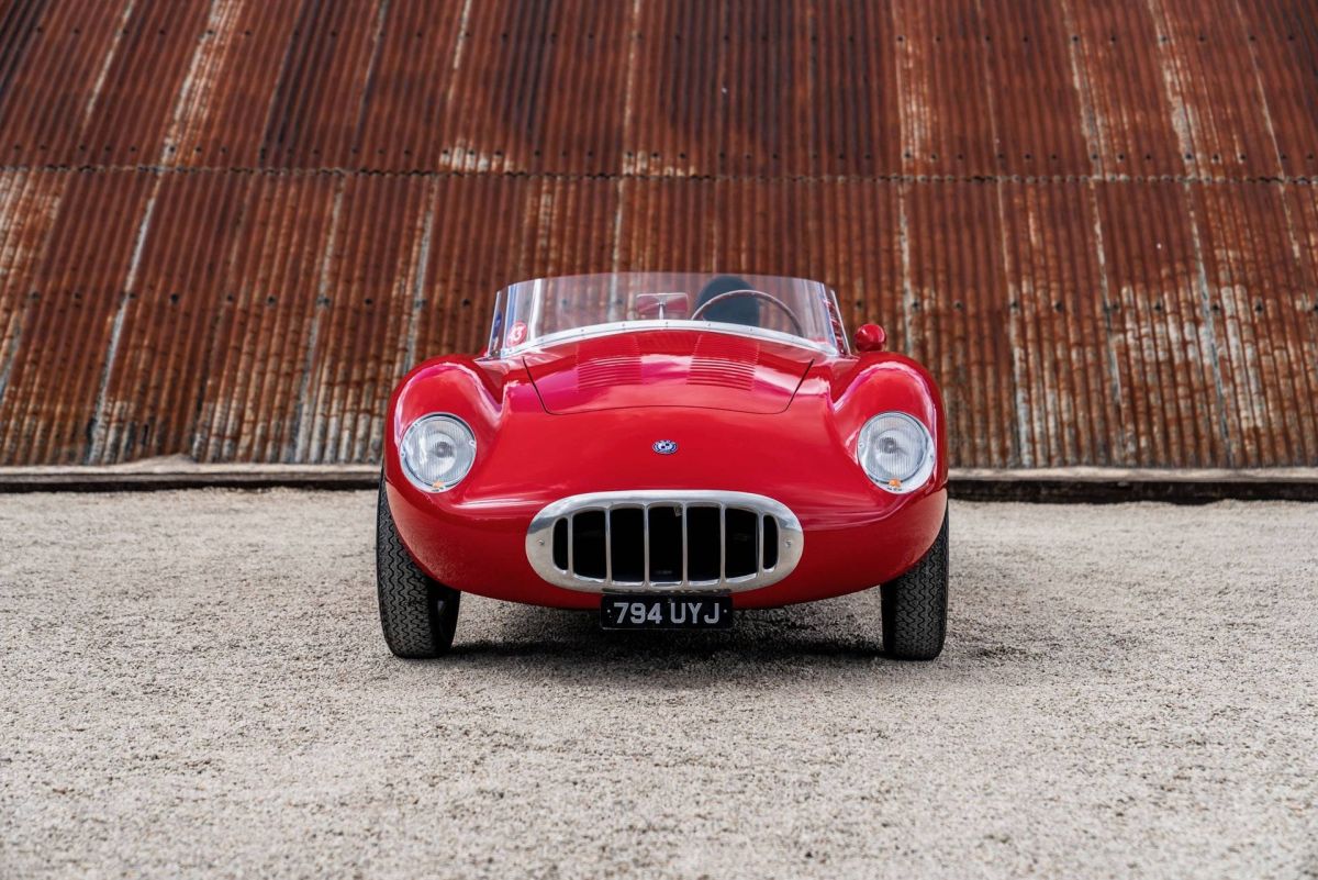 O.S.C.A. è l’acronimo di Officine Specializzate Costruzione Automobili.