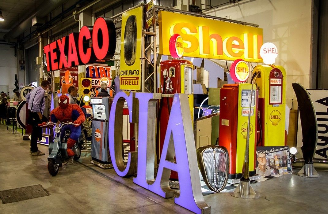 Cosa offre il Salone Auto Moto d'Epoca Bologna agli amanti del design originale, vintage e sartoria artigianale? 