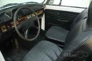 Foto 3 di 10: Volkswagen Beetle Cabriolet 1975 