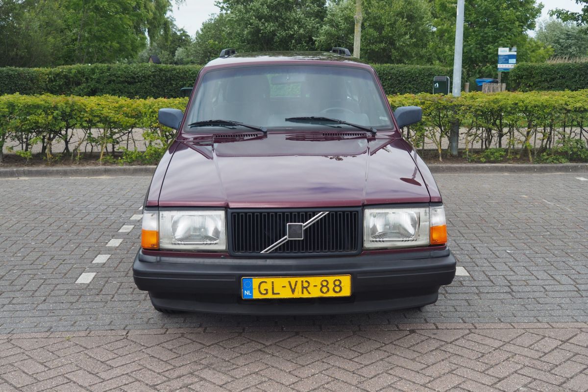 VOLVO 240 Polar Estate U9