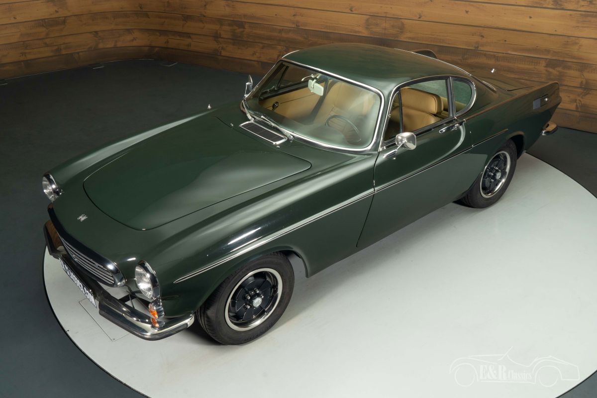 VOLVO P1800 