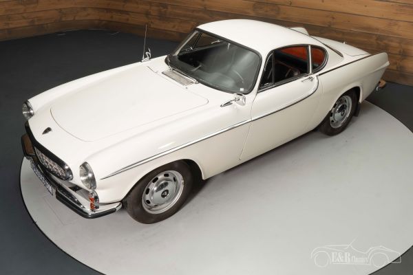 VOLVO P1800