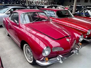 Foto 1 di 50: Volkswagen Karmann Ghia Red