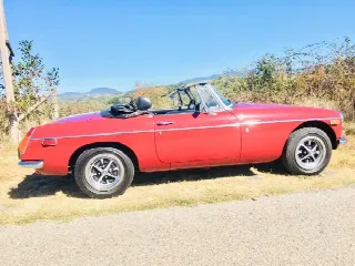 Foto 3 di 7: MG B Spider 