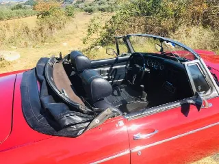 Foto 4 di 7: MG B Spider 