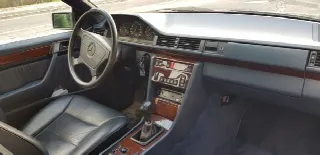 Foto 11 di 12: MERCEDES-BENZ E-Class(1985-1996) E 200 Coupè (C124) 