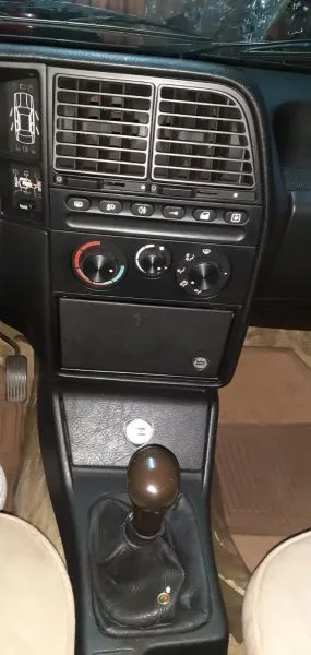 Foto 11 di 11: LANCIA Thema 834C   