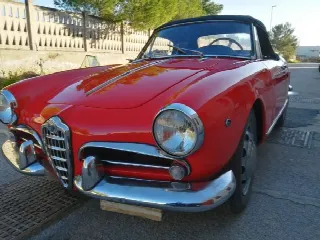 Foto 1 di 8: ALFA ROMEO Giulietta Spider 