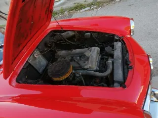 Foto 3 di 8: ALFA ROMEO Giulietta Spider 