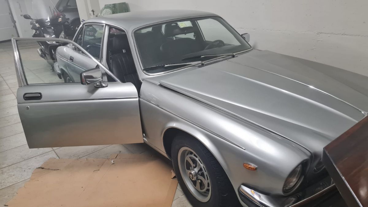JAGUAR Daimler Double Six - 5.3 - 12 cilindri   