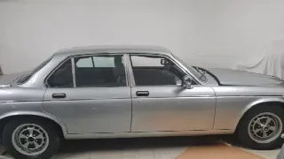 Foto 6 di 12: JAGUAR Daimler Double Six - 5.3 - 12 cilindri   