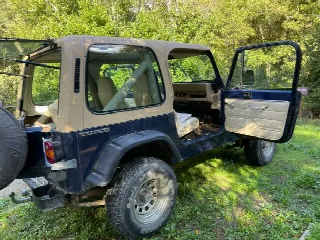Foto 4 di 6: JEEP Wrangler 2.5 Soft Top Base    
