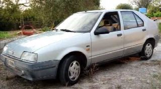 Foto 3 di 6: RENAULT 5 PORTE