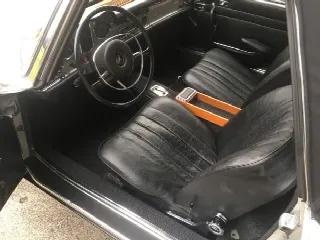 Foto 4 di 5: MERCEDES-BENZ SL Pagoda (1963-1971) 280  