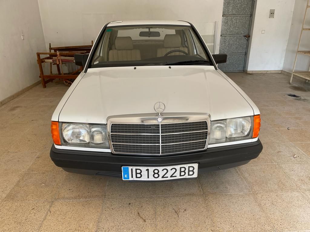 DAIMLER 190 E  