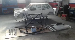 Foto 5 di 6: RENAULT 5 GT Turbo 