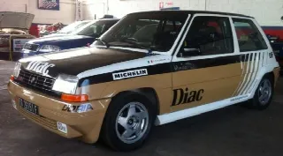 Foto 3 di 6: RENAULT 5 GT Turbo 
