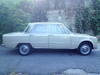 Foto 4 di 4: ALFA ROMEO Giulia Super 1.6 