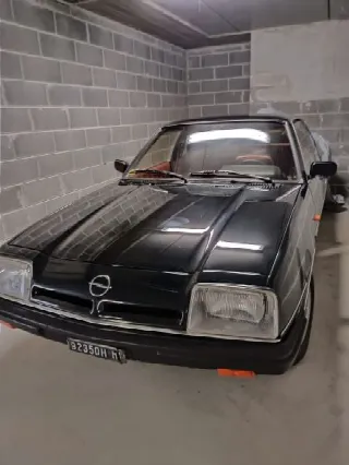 Foto 2 di 6: OPEL Manta B  