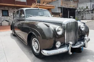 Foto 4 di 5: BENTLEY S1  