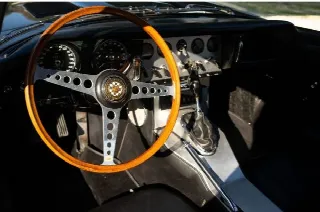 Foto 7 di 8: JAGUAR E-Type SI (1961-1968) 3.8 
