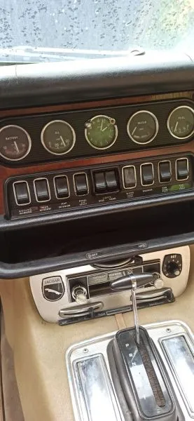 Foto 7 di 9: JAGUAR XJ6(1968-1987) 2.8 Automatica  