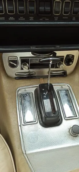 Foto 3 di 9: JAGUAR XJ6(1968-1987) 2.8 Automatica  