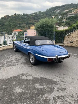 Foto 2 di 11: JAGUAR E-TYPE SIII (1971-1975) 5.300 cc 