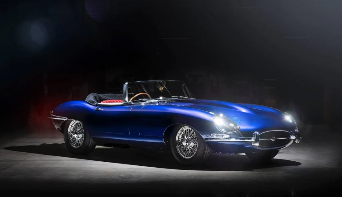 DUE IMPORTANTI EVENTI IN INGHILTERRA : IL GIUBILEO DELLA REGINA ELISABETTA II E IL CENTENARIO DEL MARCHIO JAGUAR