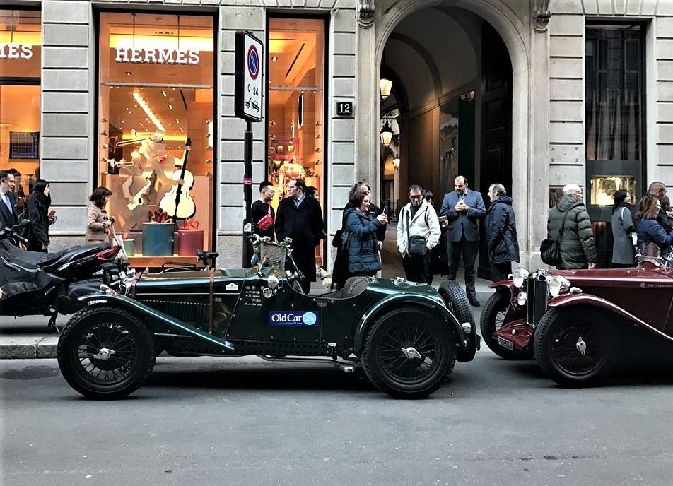 Milano: 25 auto anteguerra in Via Montenapoleone