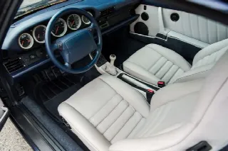 Foto 1 di 5: PORSCHE 964 Carrera 4