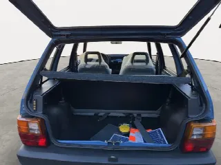 Foto 17 di 19: FIAT Uno 45 KM 37.000 auto mai restaurata  